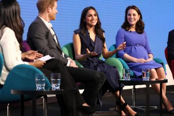 Принцот Хари со неговата сопруга Кејт,неговиот брат Хари со вереницата Меган,заедно на форум во Лондон.