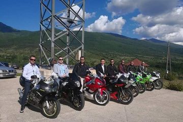 Македонија,Ресен: Вака моторџии одат по кум и невеста  АТРАКЦИЈА (ВИДЕО)