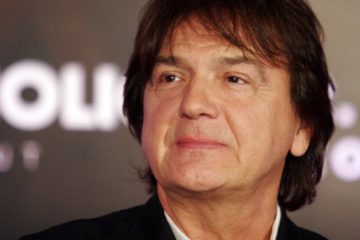 Здравко Чолиќ на концертот во Скопје исполни голема желба на девојка да ја изненади мајка и болна од  рак.