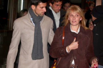 “ПОСАКУВАМ ДА ГО ФАТАМ ЗА РАКА И ДА ОДИМЕ НЕКАДЕ САМО НИЕ ДВАЈЦА”: Дијана Џокович признава дека тагува за пропуштеното детство со Новак