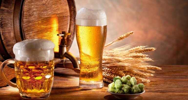 Пиво има неверојатна моќ: Ги отстранува мртвите клетки на кожата, лечи уморни нозе, ја храни косата и го стимулира нејзиниот раст