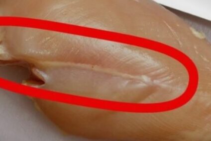 Зошто не треба да јадеме пилешко месо доколку има ваква бела линија ?!